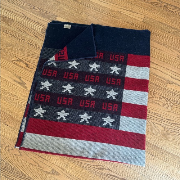 Woolrich USA Flag Blanket / Throw / Tapestry 55” x 68” - Picture 3 of 7